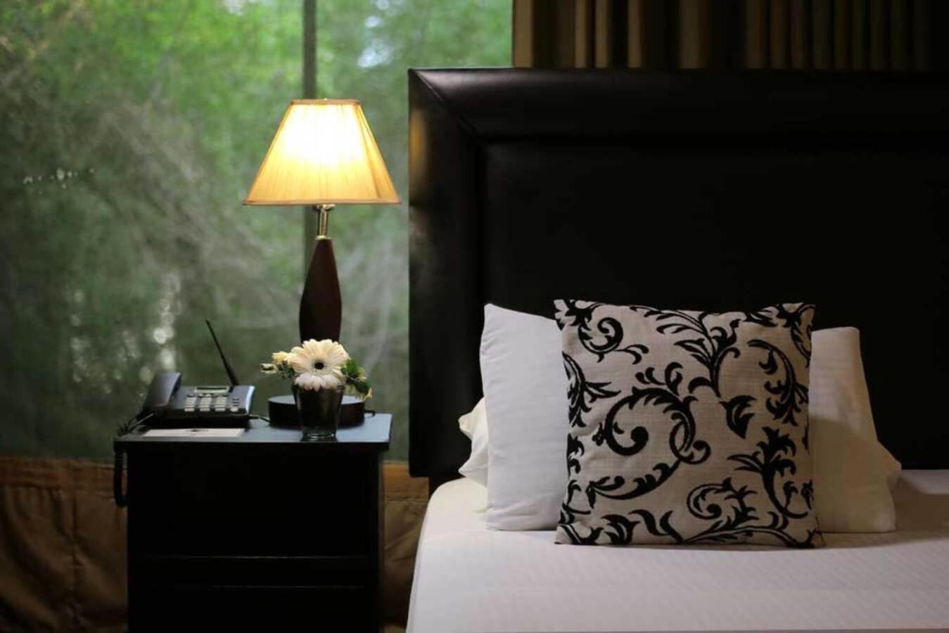 Hotel Leopard Trails Yala Esterno foto